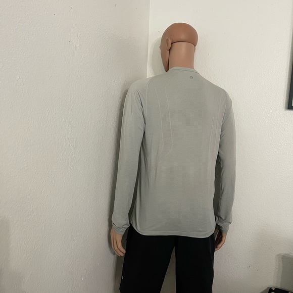 Lululemon" Metal Vent Tech Long Sleeve - Picture 13 of 14